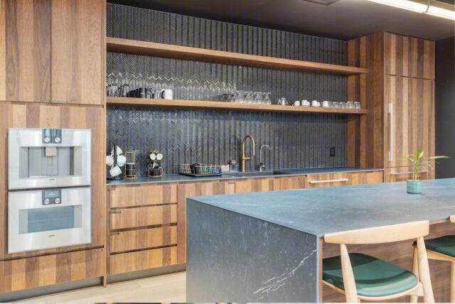 711 Fifth Avenue - Pantry